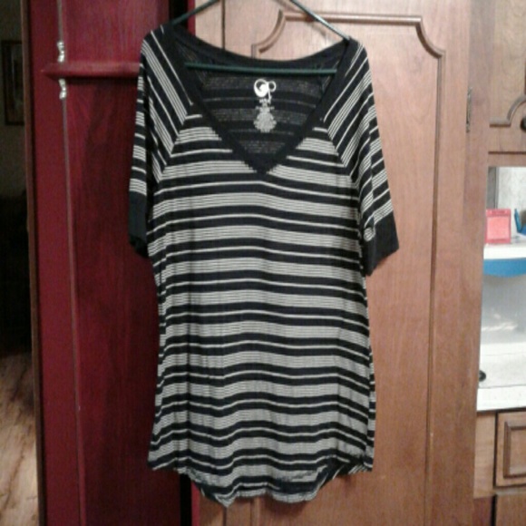 OP top - Picture 1 of 2